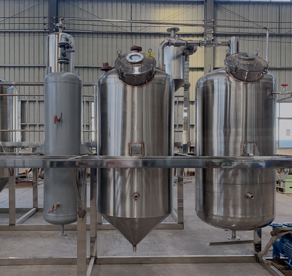 Small electric heating vegetable oil refining unit
