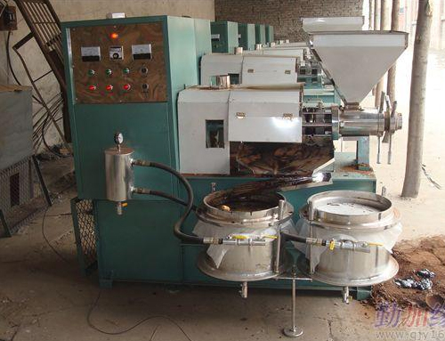 Rapeseed oil refining machine